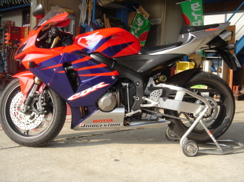 CBR600RR �X�e�b�J�[